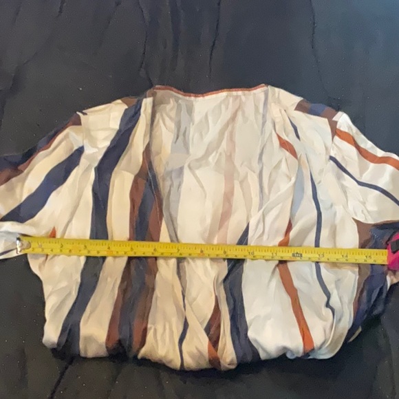 “ITALIAN” VINTAGE Designer Wrap Blouse fab sleeves. - Picture 13 of 14